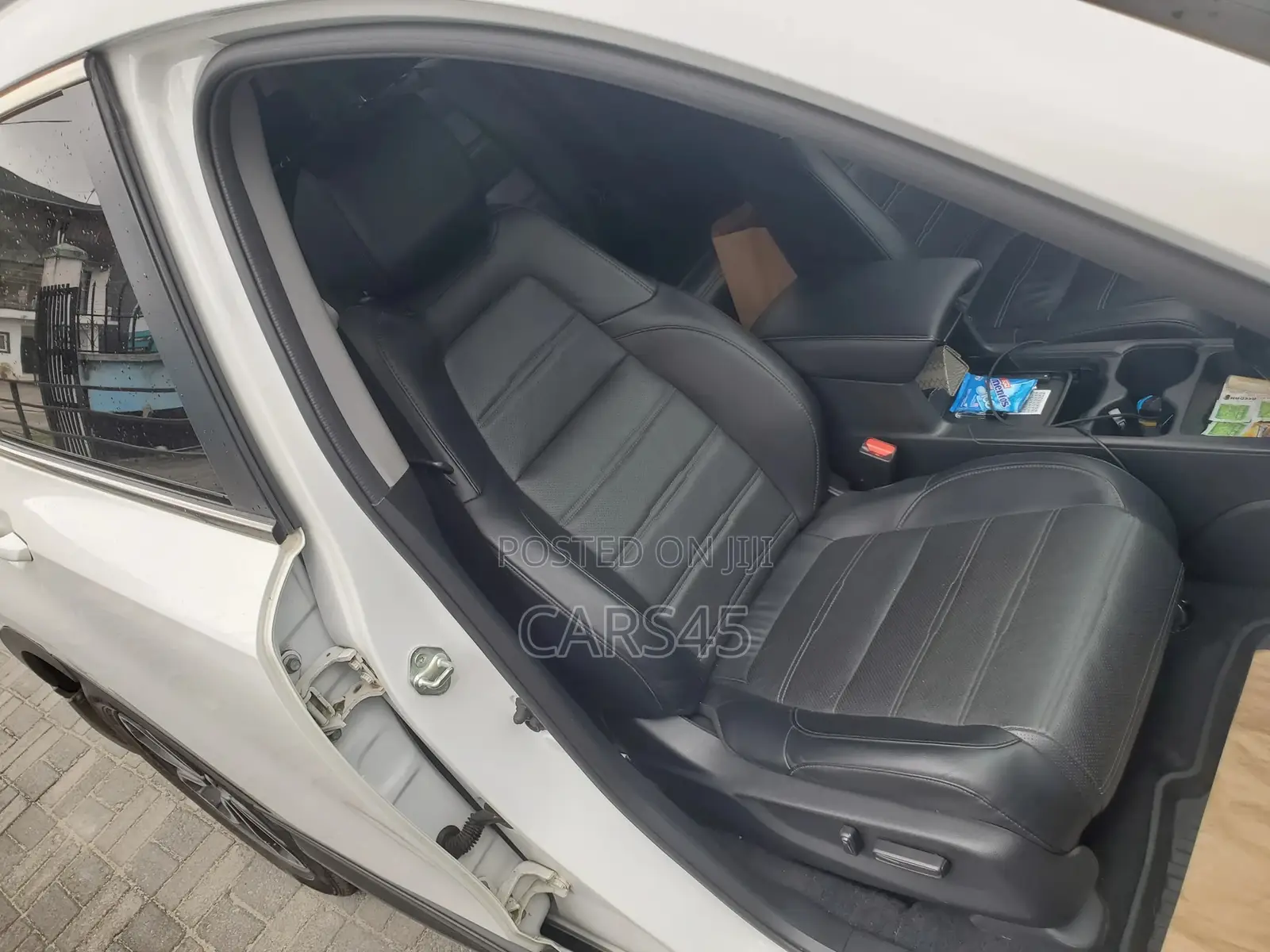 Honda CR-V 2022 White