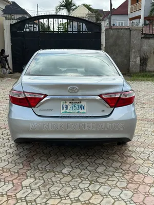 Toyota Camry 2016 Silver