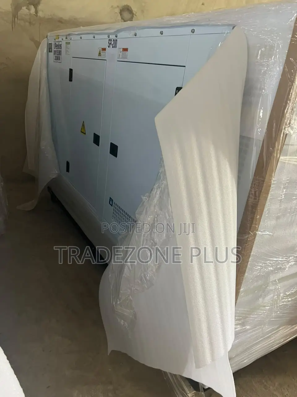 200KVA Perkins Soundproof Power Generating Set