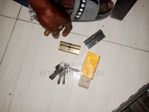 Door Repair Near Me – Locks, Handles, Hinges Frames
