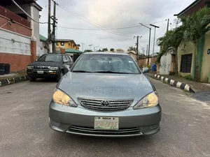 Toyota Camry 2005 Gray