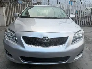 Toyota Corolla LE 4dr Sedan (1.8L 4cyl 4A) 2010 Silver