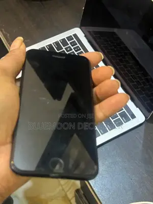 Apple iPhone 7 32 GB Black