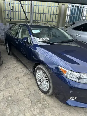 Lexus ES 2014 Blue