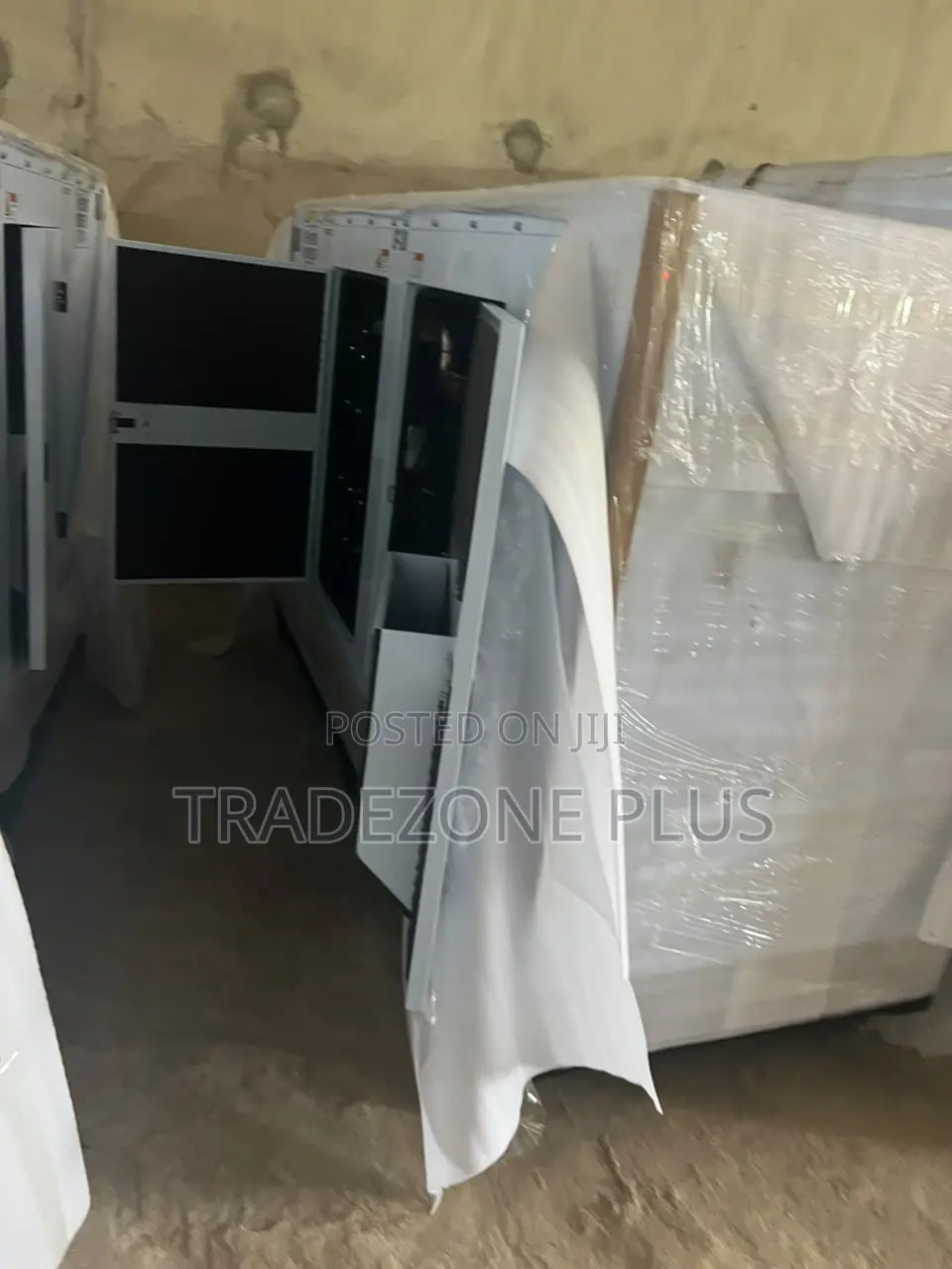200KVA Perkins Soundproof Generator – Ideal for Large Facilities