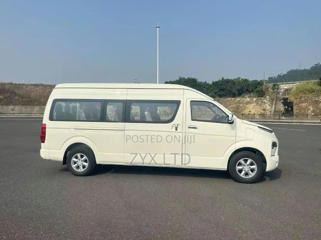 New Bus 2025 White