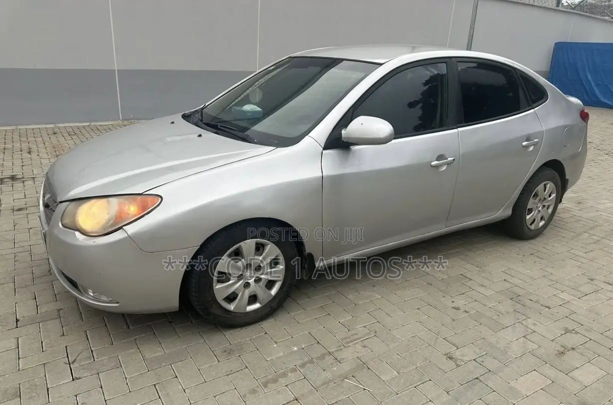 Hyundai Elantra 2009 Silver