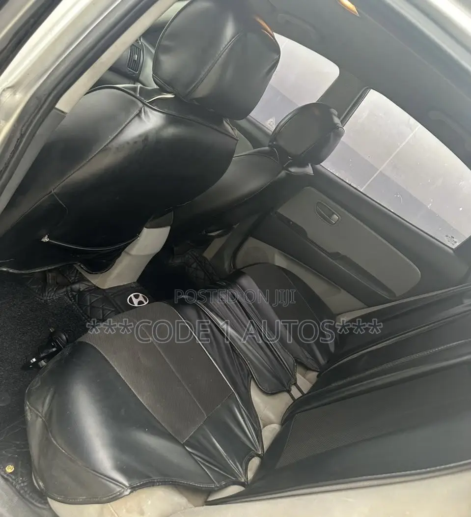 Hyundai Elantra 2009 Silver