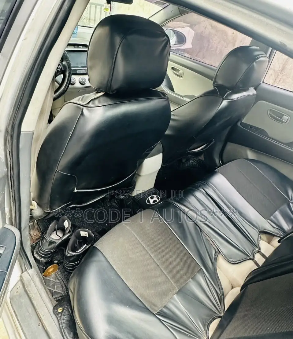Hyundai Elantra 2009 Silver
