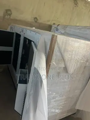 200KVA Perkins Diesel Generator Set – Soundproof Heavy Duty Unit