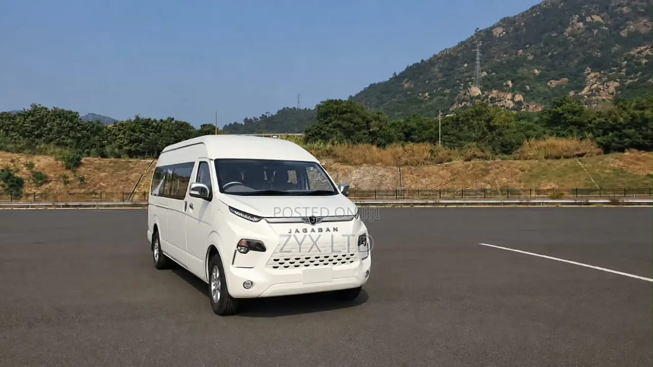 New Bus 2025 White