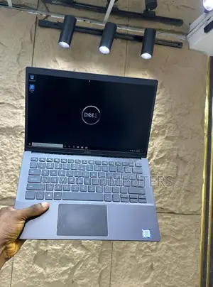 Laptop Dell Latitude 3301 8GB Intel Core i5 SSD 256GB