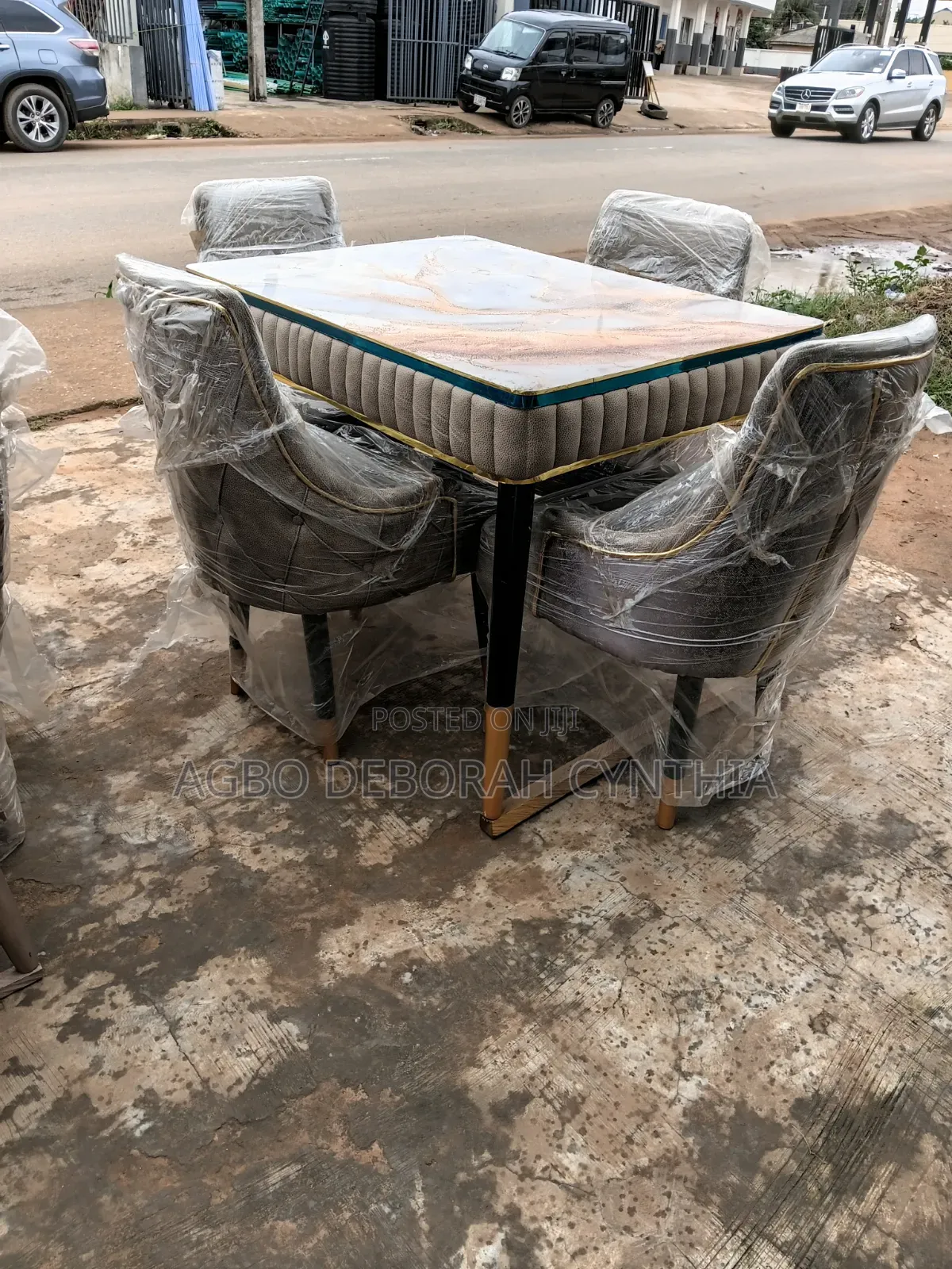 4 Seater Dinning Set
