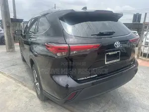 Toyota Highlander XLE 2021 Black
