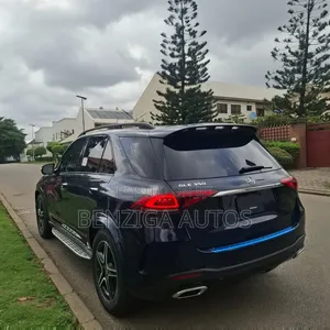 Mercedes-Benz GLE-Class 2022 Blue
