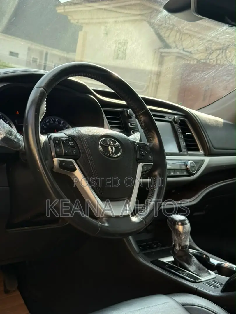 Toyota Highlander 2018 Gray