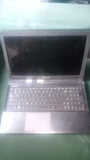 Laptop Asus K55DR 8GB AMD A8 HDD+SSD 500GB