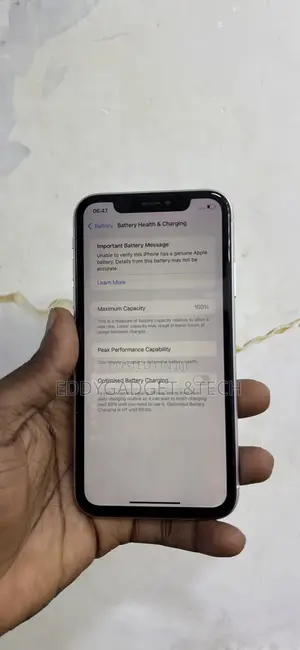 Apple iPhone XR 64 GB White