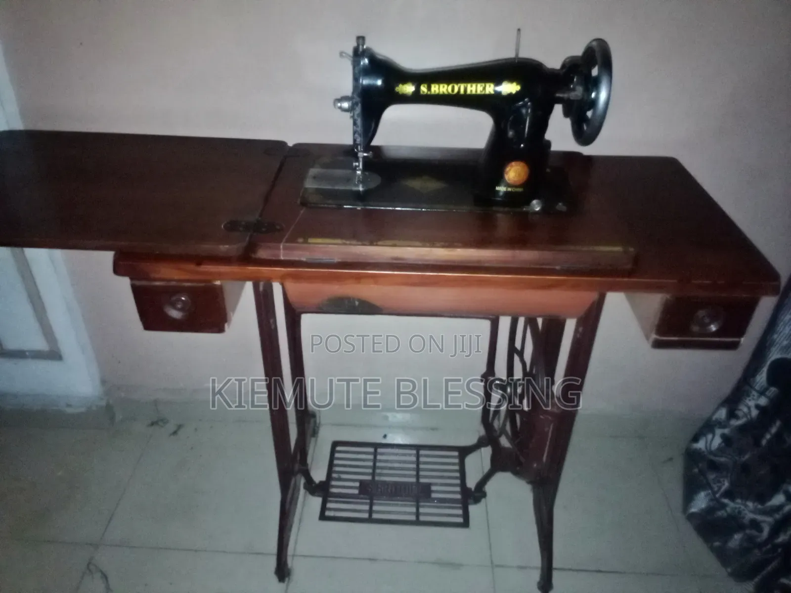 Manual Sewing Machine