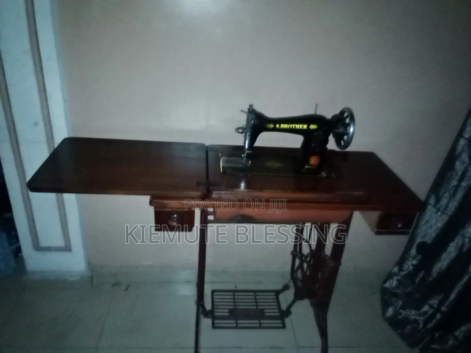 Manual Sewing Machine