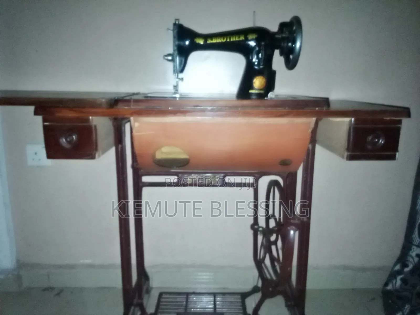 Manual Sewing Machine