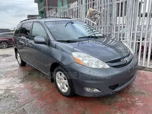 Toyota Sienna LE 8 Passenger 2010 Blue