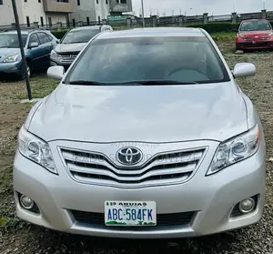 Toyota Camry XLE 4dr Sedan (2.4L 4cyl 5A) 2009 Silver