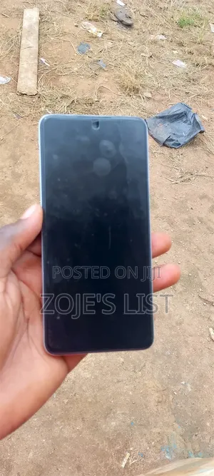 Tecno Spark 20 128 GB Blue