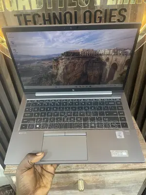 Laptop HP ZBook Firefly 14 G7 16GB Intel Core i7 SSD 512GB