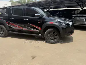 New Toyota Hilux 2026 Black