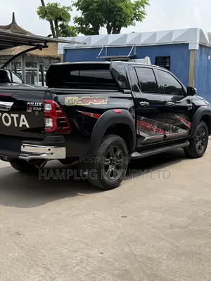 New Toyota Hilux 2026 Black