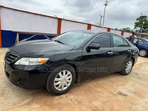Toyota Camry LE 4dr Sedan (2.5L 4cyl 6AM) 2010 Black