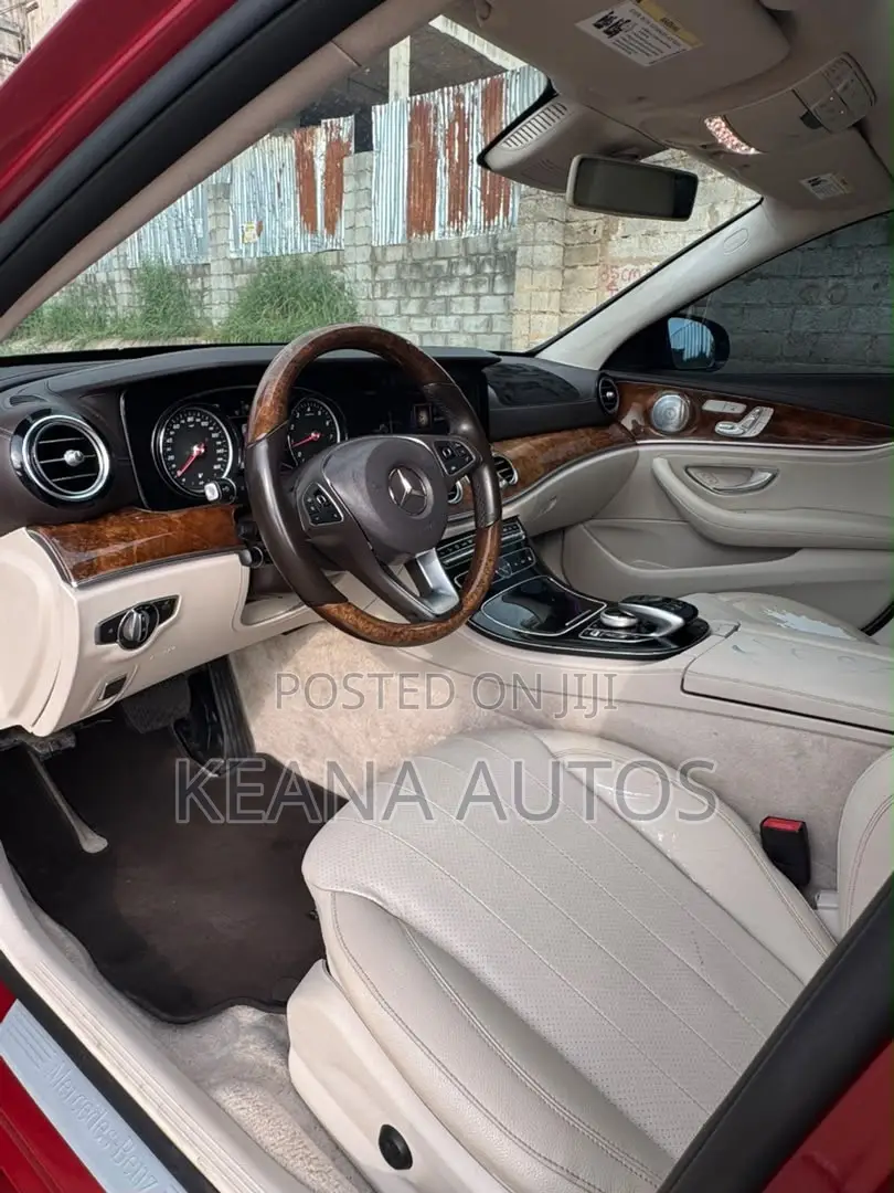 Mercedes-Benz E300 2018 Red
