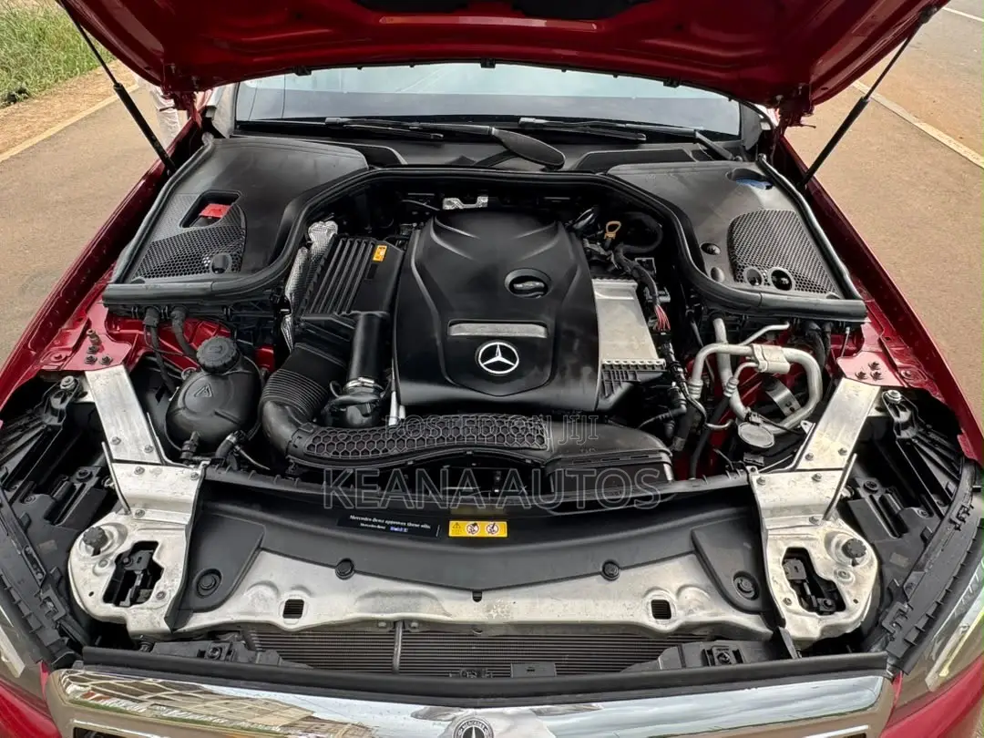 Mercedes-Benz E300 2018 Red