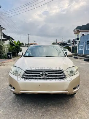 Toyota Highlander Base 2009 Gold
