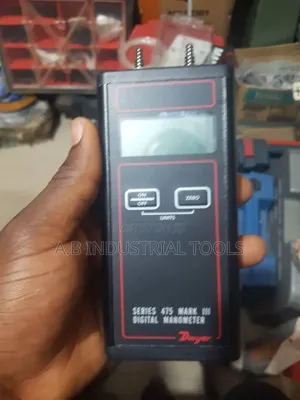 Handheld Digital Manometer