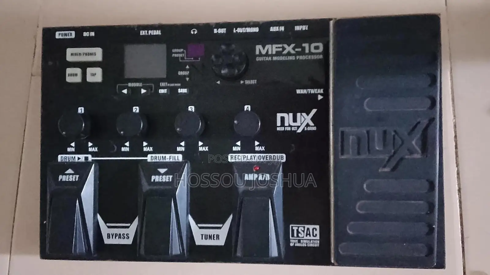NUX MFX-10 Multi-Effects Guitar