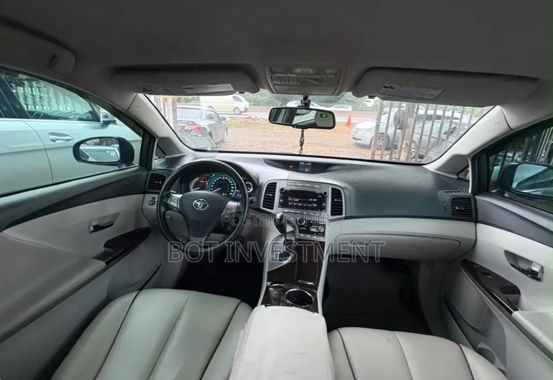 Toyota Venza XLE 2012 Gray