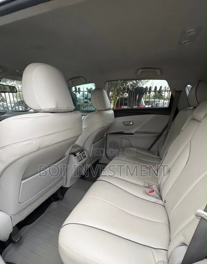 Toyota Venza XLE 2012 Gray