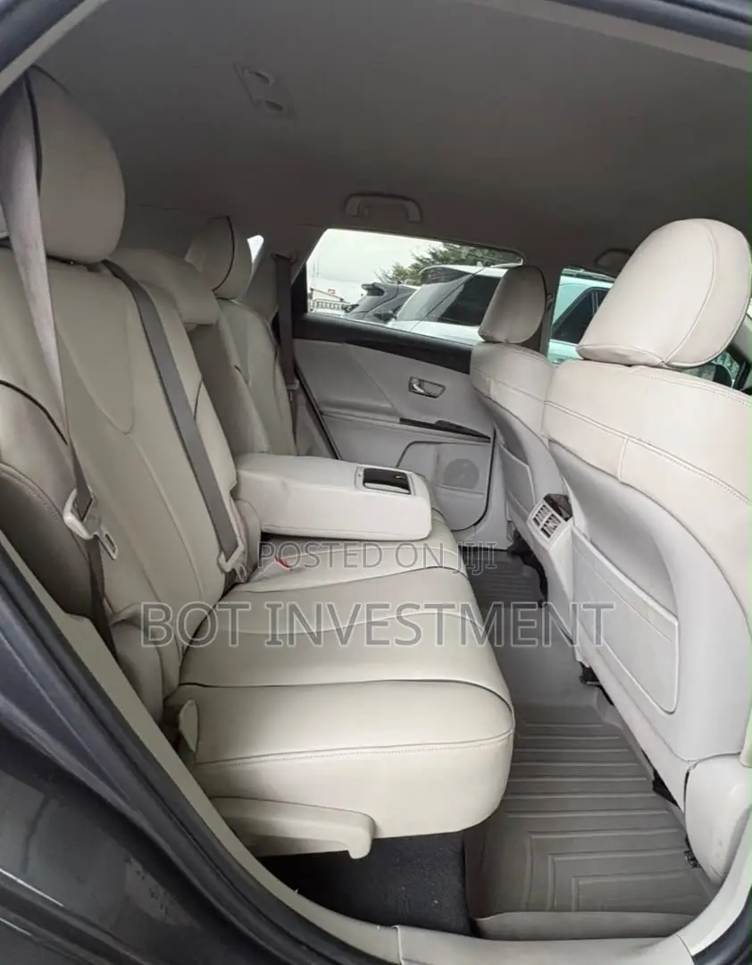 Toyota Venza XLE 2012 Gray