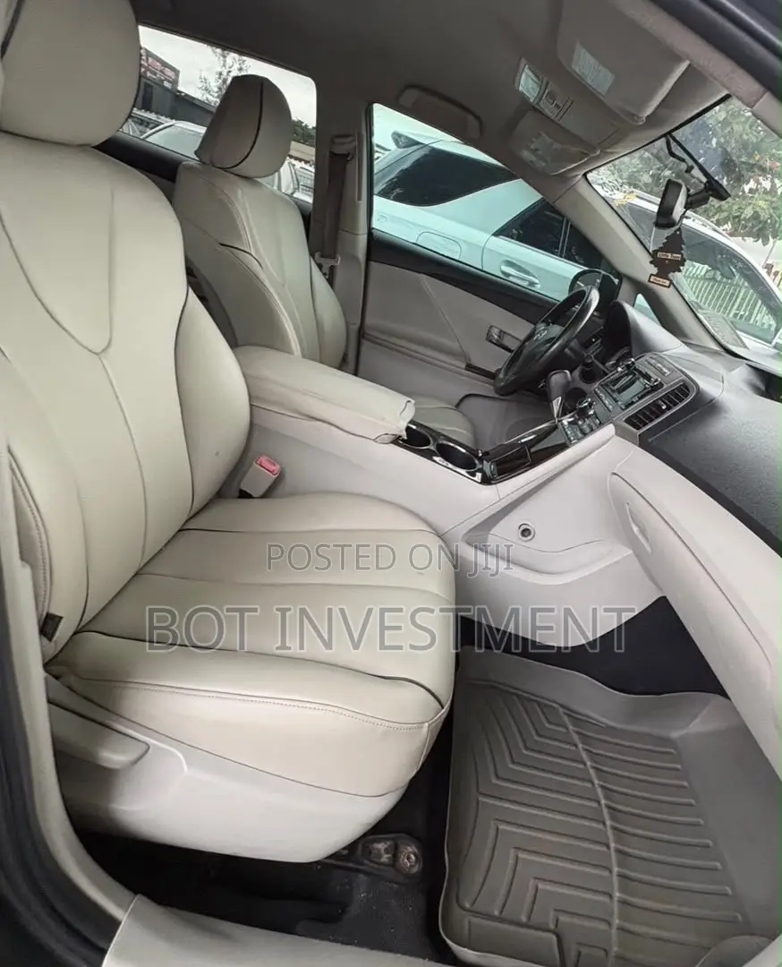 Toyota Venza XLE 2012 Gray