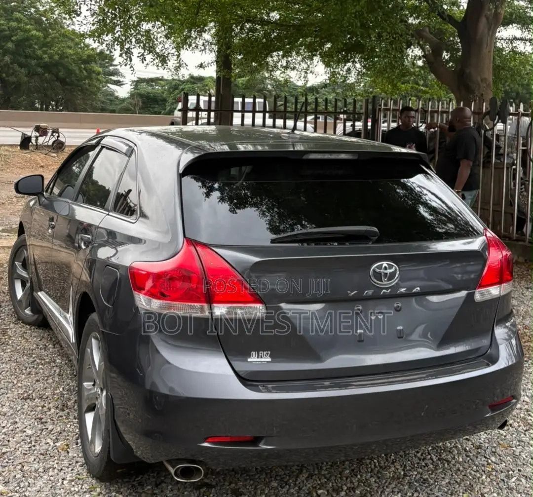 Toyota Venza XLE 2012 Gray