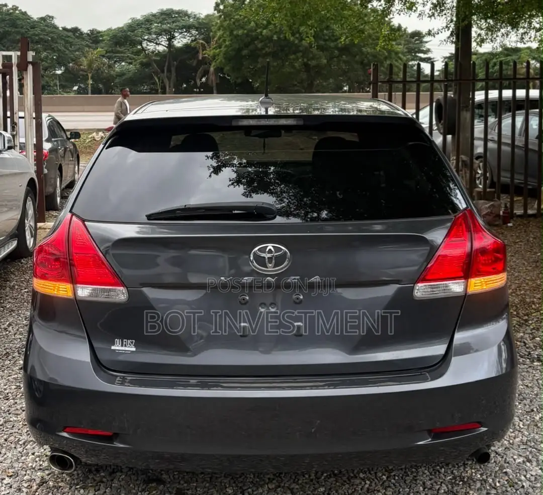 Toyota Venza XLE 2012 Gray