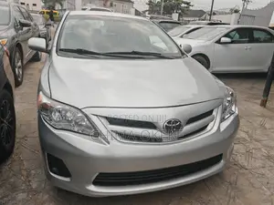 Toyota Corolla LE 4dr Sedan (1.8L 4cyl 4A) 2013 Silver