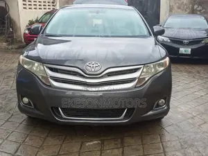 Toyota Venza V6 AWD 2010 Gray