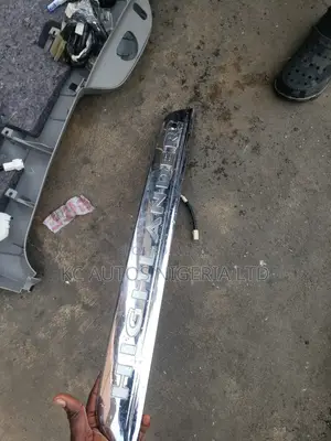 Boot Chrome Toyota Highlander 2010-2013 Sensor Type