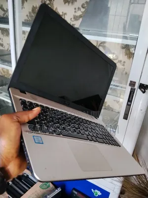 Laptop Asus VivoBook Max X541UA 8GB Intel Core i5 SSD 256GB