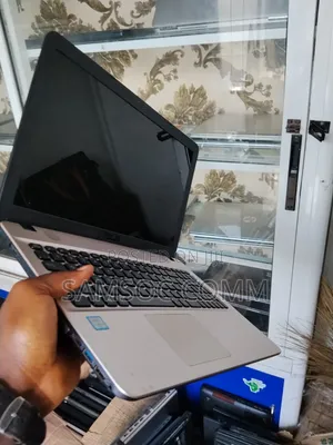 Laptop Asus VivoBook Max X541UA 8GB Intel Core i5 SSD 256GB