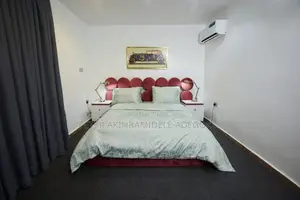 Furnished 4bdrm Penthouse in Prime Water View, Lekki Phase 1 for sale