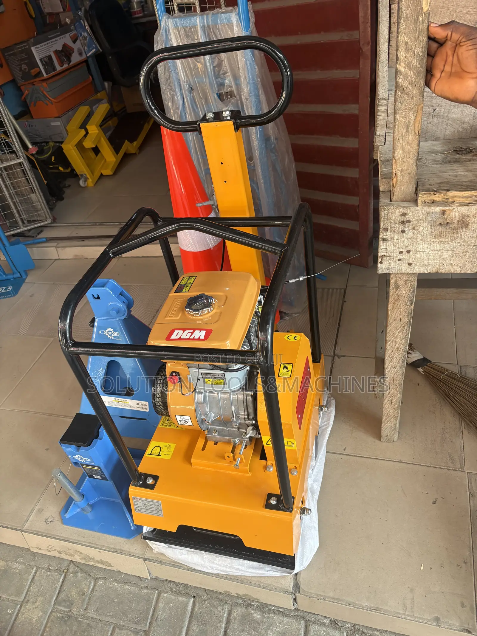 C120 Robin Engine Plate Compactor
